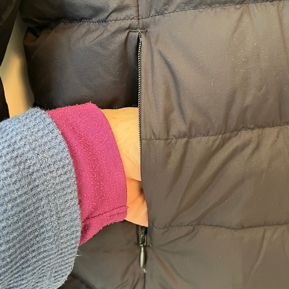 Uniqlo Down Packable Jacket Ultra Light Women’s M Water Repellency Black Travel - Picture 6 of 17
